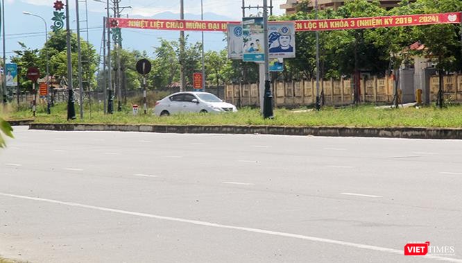 Biển cấm đi ngược chiều không có tác dụng với những chiếc xe này? Biển cấm đi ngược chiều không có tác dụng với những chiếc xe này?