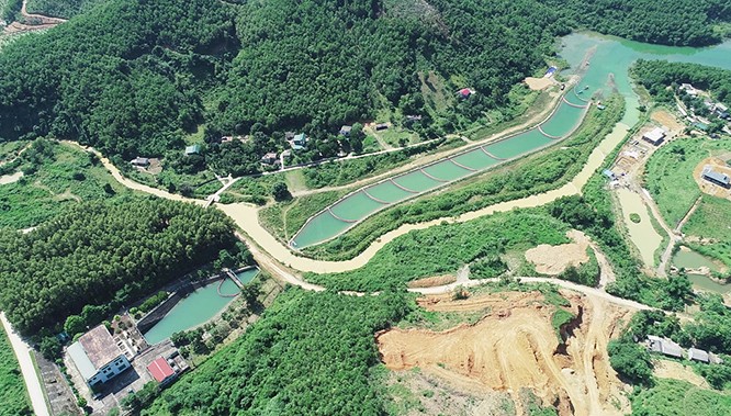 Khu vực lấy nước đầu nguồn của Nhà máy nước Sông Đà. Khu vực lấy nước đầu nguồn của Nhà máy nước Sông Đà.