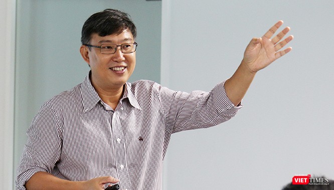 Chuyên gia Nguyễn Xuân Thành, Đại học Fulbright Việt Nam: "Tình cảnh “một người bán, vạn người mua” này, về thực chất, chính là bản chất của độc quyền".