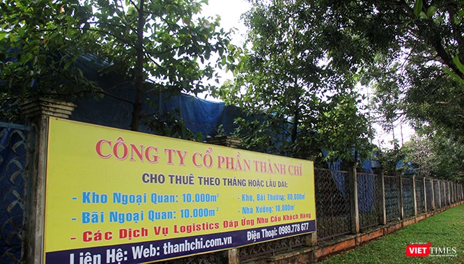 Đây là kho nhôm lớn nhất đang được phủ bạt kín mít, chưa kịp di chuyển.