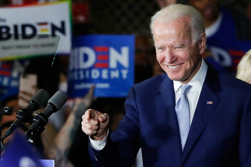 Ông Joe Biden gần như đã có mọi lá phiếu trong tay để trở thành ứng viên tranh cử Tổng thống của Đảng Dân chủ đối đầu với Trump tháng 11 tới. Ông Joe Biden gần như đã có mọi lá phiếu trong tay để trở thành ứng viên tranh cử Tổng thống của Đảng Dân chủ đối đầu với Trump tháng 11 tới.