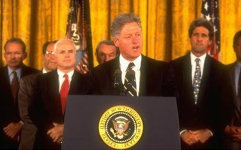 "Ngày hôm nay, tôi tuyên bố bình thường hóa quan hệ ngoại giao với Việt Nam", Tổng thống Bill Clinton tuyên bố ngày 11/7/1995.