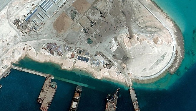 Đá Chữ Thập nơi Trung Quốc đang không ngừng cải tạo và bồi đắp thành các căn cứ quân sự, biểu trưng cho tham vọng bành trướng của Bắc Kinh ở Biển Đông (Ảnh: CSIS)