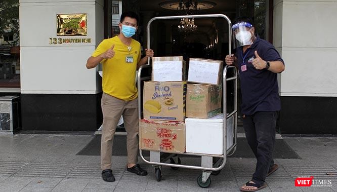 Hà Nội và TP.HCM: Cùng nhau quyết thắng đại dịch Covid-19. Ảnh: GVT.