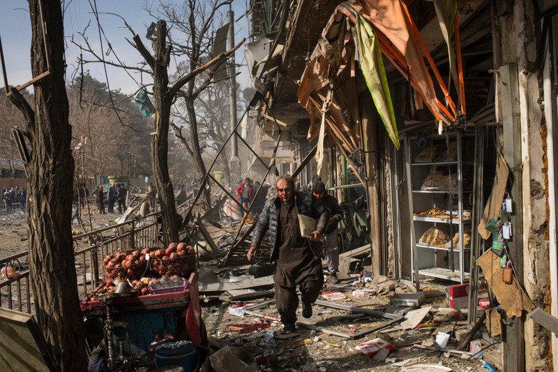 Afganistan chìm trong hỗn loạn sau khi Mỹ rút quân sau hai thập kỉ hiện diện tại đây. Afganistan chìm trong hỗn loạn sau khi Mỹ rút quân sau hai thập kỉ hiện diện tại đây.