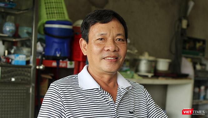 Anh Trương Văn Hồng (SN 1968), chủ một tiệm rửa xe trên đường số 4 (phường An Phú, Khu vực 1, TP. Thủ Đức, TP.HCM) chiều ngày 7/9 than: &quot;Cạn lực rồi&quot;, sau nhiều tháng bị giãn cách xã hội liên tục.