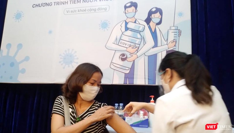 Hiện nay TP.HCM đã hoàn tất tiêm chủng 100% mũi 1 cho người dân từ 18 tuổi trở lên và đạt khoảng 40% dân số tiêm mũi 2. Ảnh: GVT.