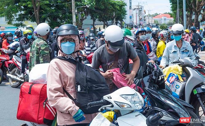 Trong số 35.127 người dân về An Giang trong những ngày qua, tỉnh An Giang phát hiện 172 ca dương tính mới. Ảnh: Mạnh Hùng.