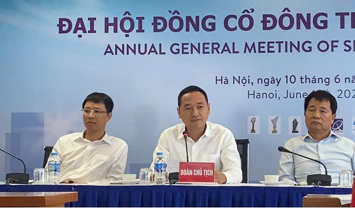 Ông Nguyễn Văn Tuấn (giữa) không còn là Thành viên HĐQT Viglacera. Ảnh: HT