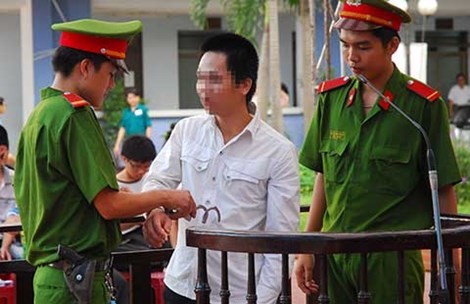 Xét xử một vụ án liên quan đến ma túy tại một phiên tòa lưu động ở TP.HCM. Ảnh: HTD