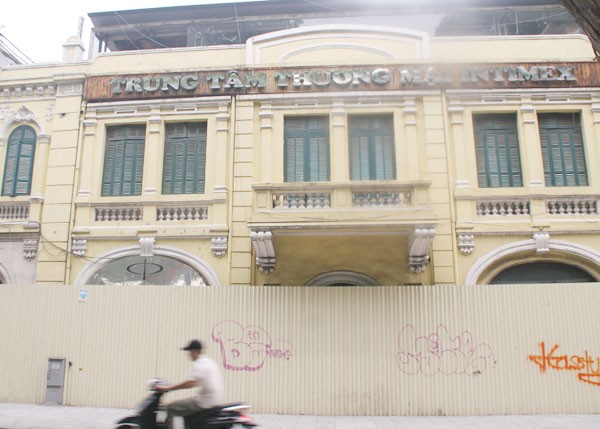 Biệt thự hoành tráng, đất vàng hoang tàn ven hồ Hoàn Kiếm ảnh 6