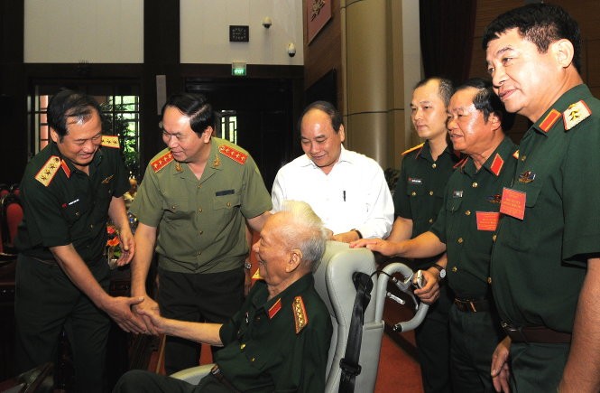 Các đại biểu tham dự hội thảo trò chuyện với đại tướng Lê Đức Anh (nguyên chủ tịch nước, nguyên bộ trưởng Bộ Quốc phòng) - Ảnh: V.V.T.