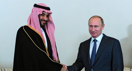 Putin trong cuộc gặp với Bộ trưởng Quốc phòng Arab Saudi, hoàng tửMohammed bin Salman, tại Nga, ngày 18/6. Ảnh: Sputnik