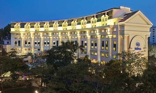Khách sạn Hilton. Khách sạn Hilton.