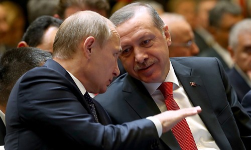 Tổng thống Nga Putin (trái) và người đồng cấp Thổ Nhĩ Kỳ Erdogan. Ảnh:Sputnik