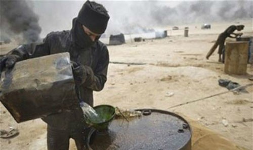 IS đang kiếm hàng triệu USD mỗi ngày từ buôn bán dầu lậu. Ảnh minh họa:Sputnik IS đang kiếm hàng triệu USD mỗi ngày từ buôn bán dầu lậu. Ảnh minh họa:Sputnik