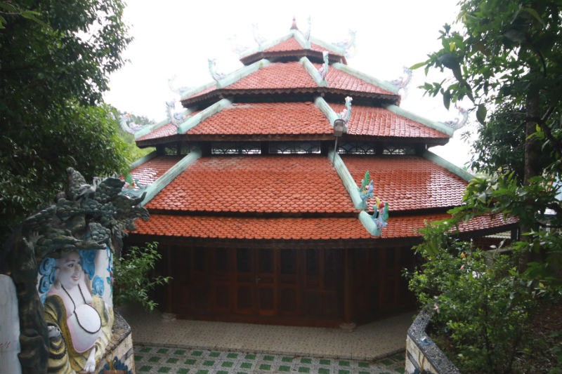 Biệt phủ của ông Quang vàng ở bên trong khi chưa phá dỡ