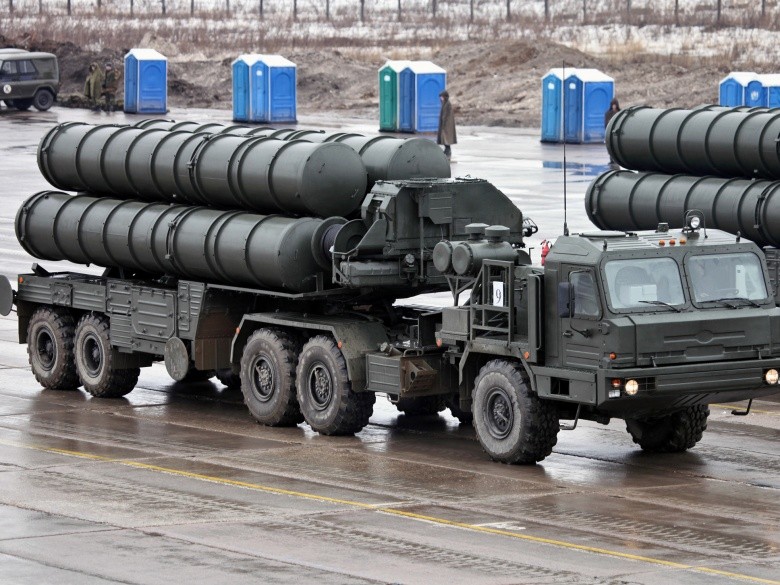 Tổ hợp phòng không S-400