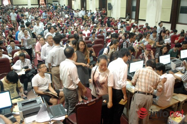 Bộ GD&ĐT và những quyết sách làm hàng triệu người "ngồi trên đống lửa" ảnh 2