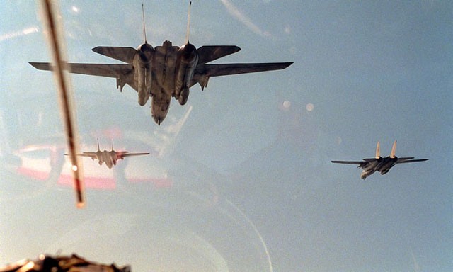 Máy bay liên quân bay trên bầu trời Iraq, ngày 2/2/1991 (wikipedia) Máy bay liên quân bay trên bầu trời Iraq, ngày 2/2/1991 (wikipedia)