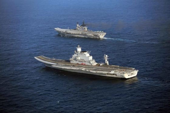 Hai tàu sân bay Ấn Độ INS Vikramaditya và INS Viraat