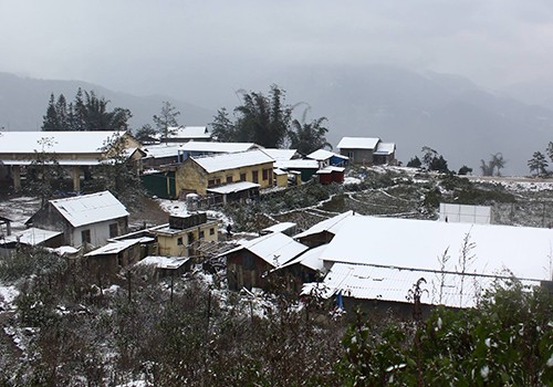 Tuyết rơi dày ở xã vùng biên Y Tý (Bát Xát, Lào Cai). Ảnh: Hoàng Phương. Tuyết rơi dày ở xã vùng biên Y Tý (Bát Xát, Lào Cai). Ảnh: Hoàng Phương.
