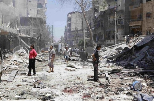 Khung cảnh hoang tàn bên trong thành phố Aleppo sau các đợt không kích. Ảnh: Reuters Khung cảnh hoang tàn bên trong thành phố Aleppo sau các đợt không kích. Ảnh: Reuters
