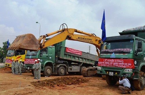 Trong lễ khởi công, chủ đầu tư đã đưa ra cam kết về chất lượngtuyến ống số 2. Ảnh:Võ Hải.