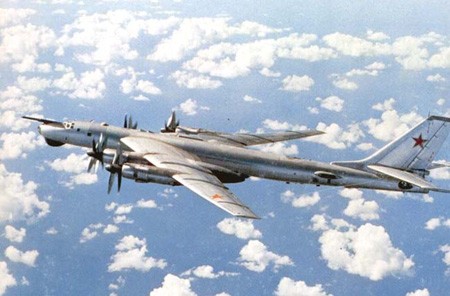 Tu-95RTs (airwar.ru) Tu-95RTs (airwar.ru)