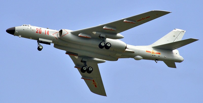 Máy bay ném bom tầm xa H-6K