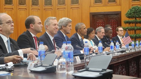 Ông Obama chào xã giao Tổng Bí thư Nguyễn Phú Trọng, hội kiến Thủ tướng Nguyễn Xuân Phúc ảnh 2 Ông Obama chào xã giao Tổng Bí thư Nguyễn Phú Trọng, hội kiến Thủ tướng Nguyễn Xuân Phúc ảnh 2