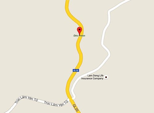 Hai ôtô đâm nhau ở đèo Prenn.