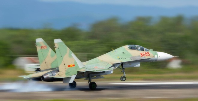 Chiếc Su-30MK2 số hiệu 8585 trước khi gặp nạn