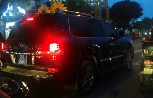 Tổng Bí thư yêu cầu xử lý các tổ chức, cá nhân vi phạm trong việc cấp biển số xe công trái quy định, rà soát, thu hồi biển số xe công đã được cấp và sử dụng trái quy định.