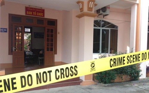 Trụ sở Tỉnh ủy Yên Bái được phong tỏa để cơ quan điều tra khám nghiệm hiện trường. Ảnh: Ngọc Thành.