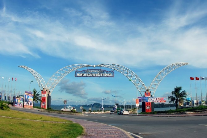 Đại gia xin lấn Vịnh Hạ Long xây biệt thự giàu cỡ nào? ảnh 2 Đại gia xin lấn Vịnh Hạ Long xây biệt thự giàu cỡ nào? ảnh 2