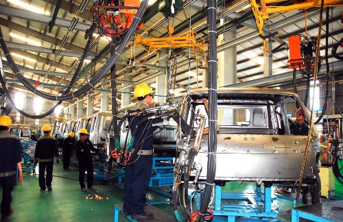 Ôtô made in Việt Nam: Ai làm, làm với ai? ảnh 1 Ôtô made in Việt Nam: Ai làm, làm với ai? ảnh 1