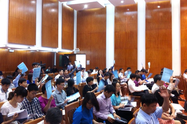 180 cổ đông sở hữu 73,86% vốn điều lệ công ty tới tham dự đại hội 180 cổ đông sở hữu 73,86% vốn điều lệ công ty tới tham dự đại hội