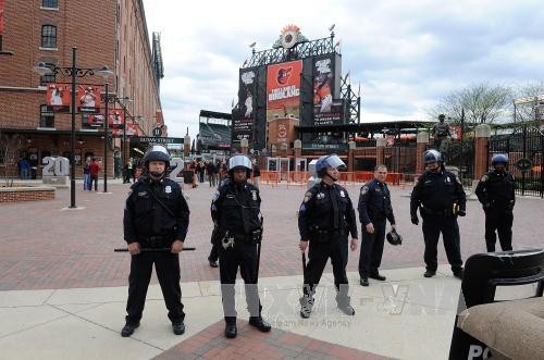 Mỹ: Hơn 200 người bị bắt giữ trong vụ bạo loạn ở Baltimore  ảnh 2 Mỹ: Hơn 200 người bị bắt giữ trong vụ bạo loạn ở Baltimore  ảnh 2