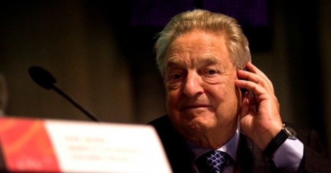 Nhà tài chính kiêm đầu cơ tiền tệ nổi tiếng George Soros. Ảnh AP