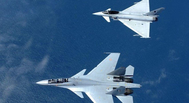 Su-30MKI và EurofightTyphoon