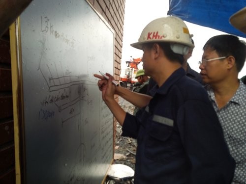 Dốc toàn lực tìm người mất tích vụ tai nạn lò than ảnh 10