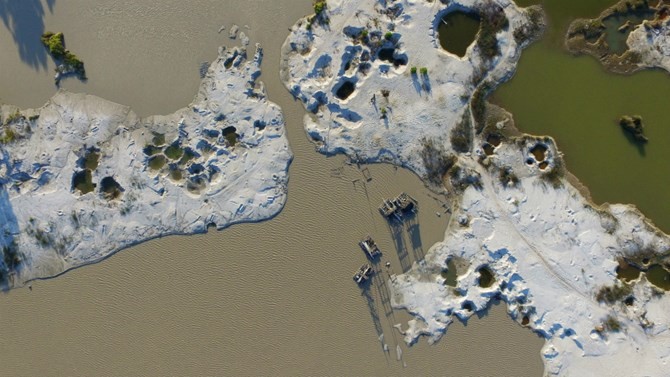 Bên trong mỏ khai thác thiếc lậu lớn nhất thế giới ảnh 3