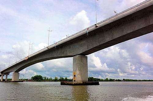 Cầu Năm Căn. Ảnh:Panoramio.