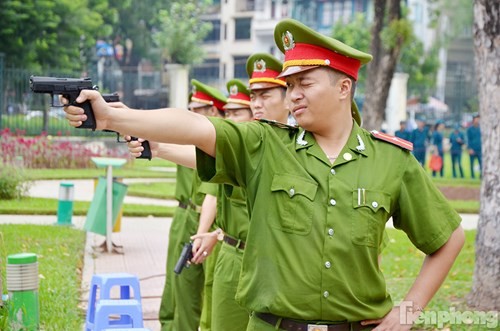 Xem chiến sĩ cảnh sát tập luyện với súng ngắn hiện đại - ảnh 8