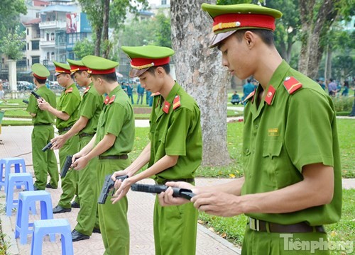 Xem chiến sĩ cảnh sát tập luyện với súng ngắn hiện đại - ảnh 7