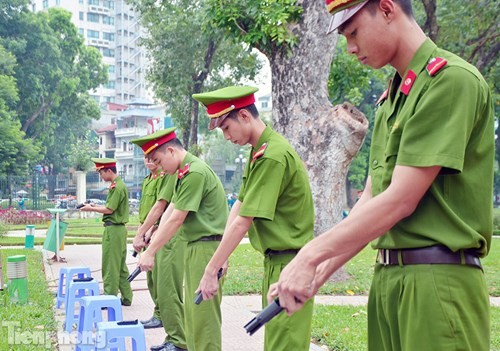 Xem chiến sĩ cảnh sát tập luyện với súng ngắn hiện đại - ảnh 6