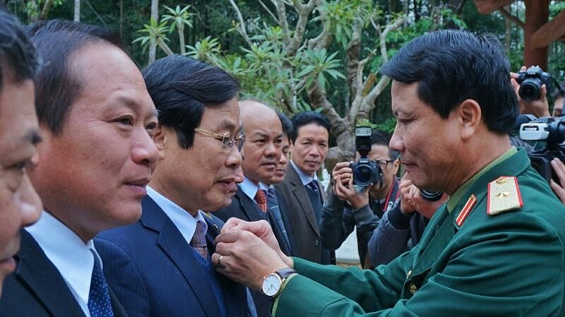 Bộ TT&TT dâng hương báo công nhiệm kỳ với Bác ảnh 3