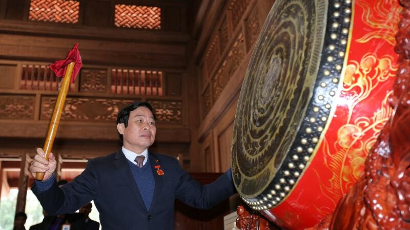 Bộ TT&TT dâng hương báo công nhiệm kỳ với Bác ảnh 5