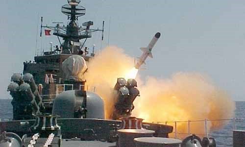 Phóng tên lửa Kh 35 Uran – E trên khinh hạm Molniya. Phóng tên lửa Kh 35 Uran – E trên khinh hạm Molniya.